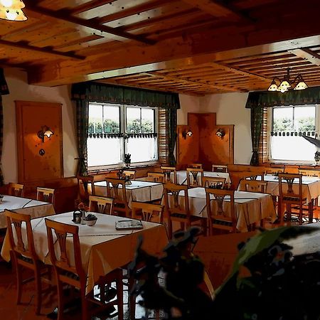 Pension Rudi - Weingut Kellner Hotell Pulkau Exteriör bild