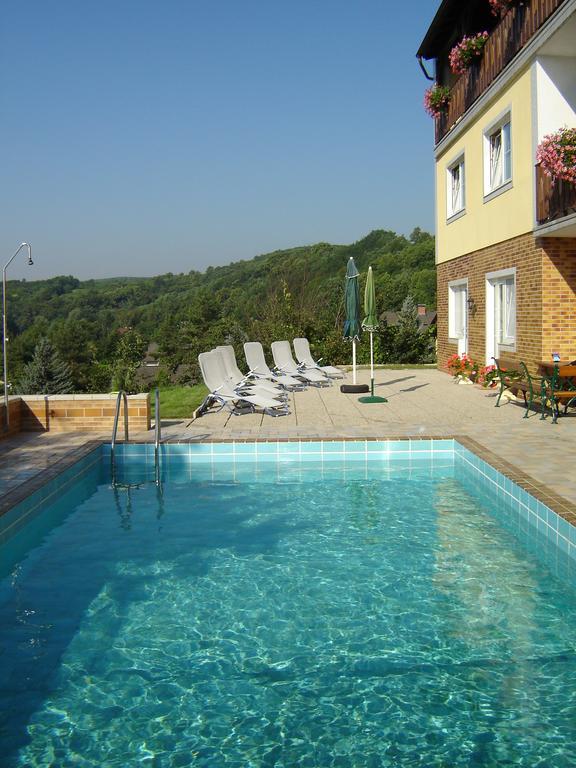 Pension Rudi - Weingut Kellner Hotell Pulkau Exteriör bild