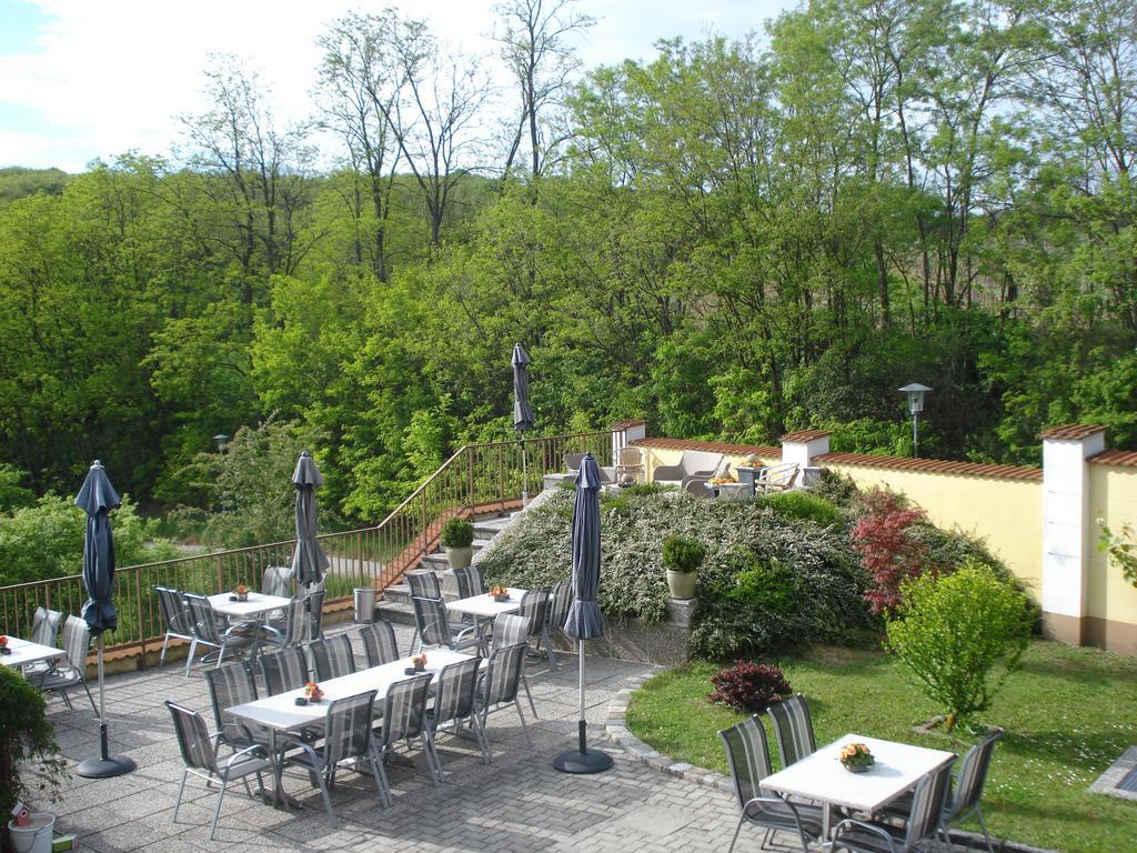 Pension Rudi - Weingut Kellner Hotell Pulkau Exteriör bild