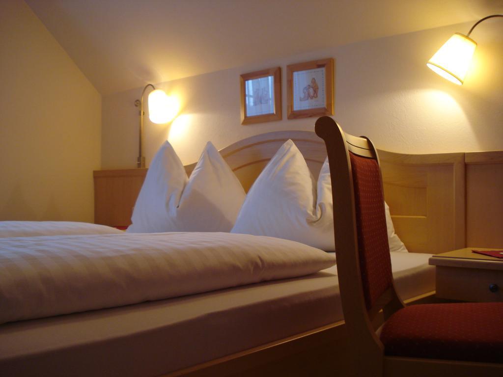 Pension Rudi - Weingut Kellner Hotell Pulkau Exteriör bild